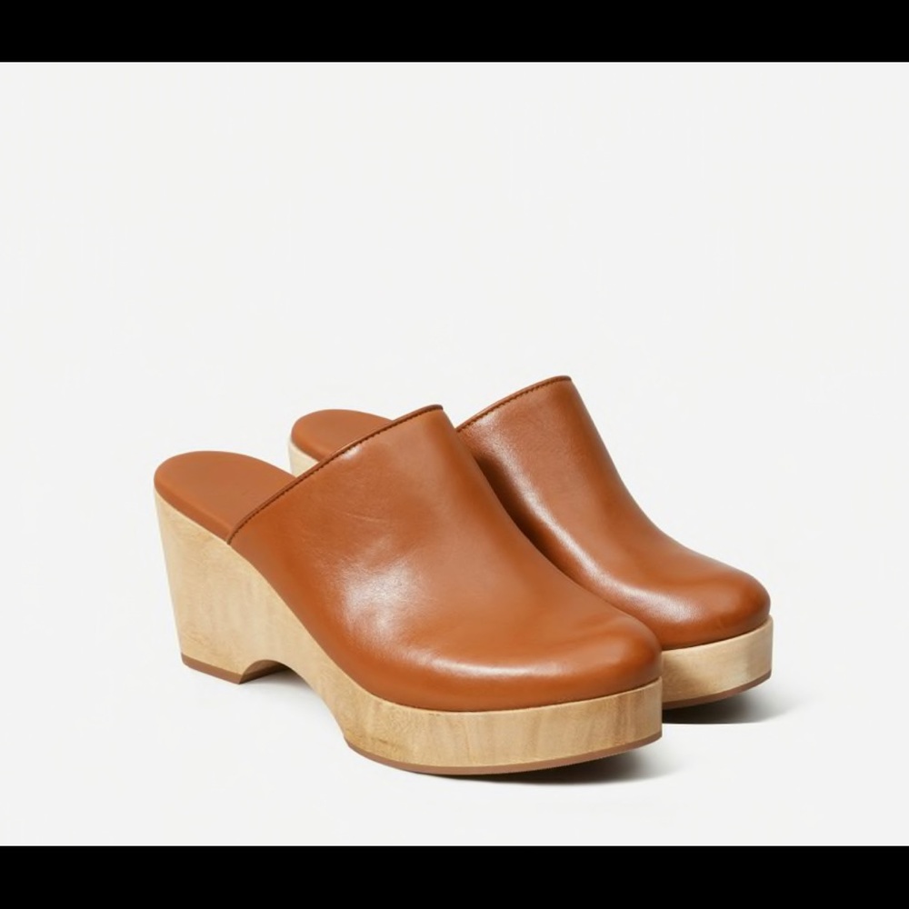Women's Tan Leather Clogs